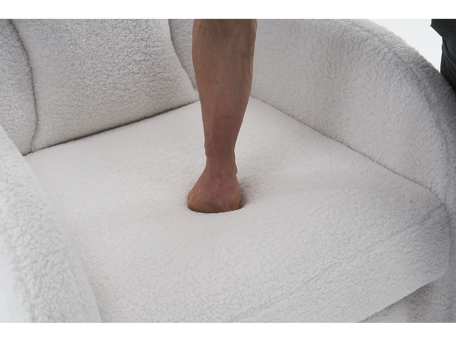 Fauteuil à bascule en tissu Teddy blanc - Rocking chair avec repose-pieds