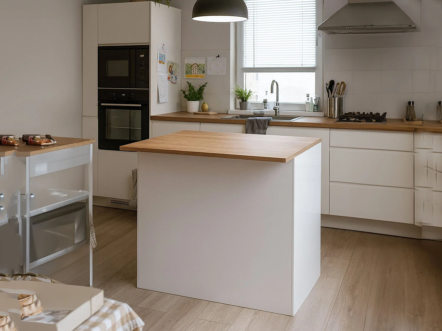 Îlot de cuisine Daffaticat, Armoire polyvalente, Meuble de kitchenette, Table auxiliaire, 100% Made in Italy, 125x90h90 cm, Blanc brillant et chêne