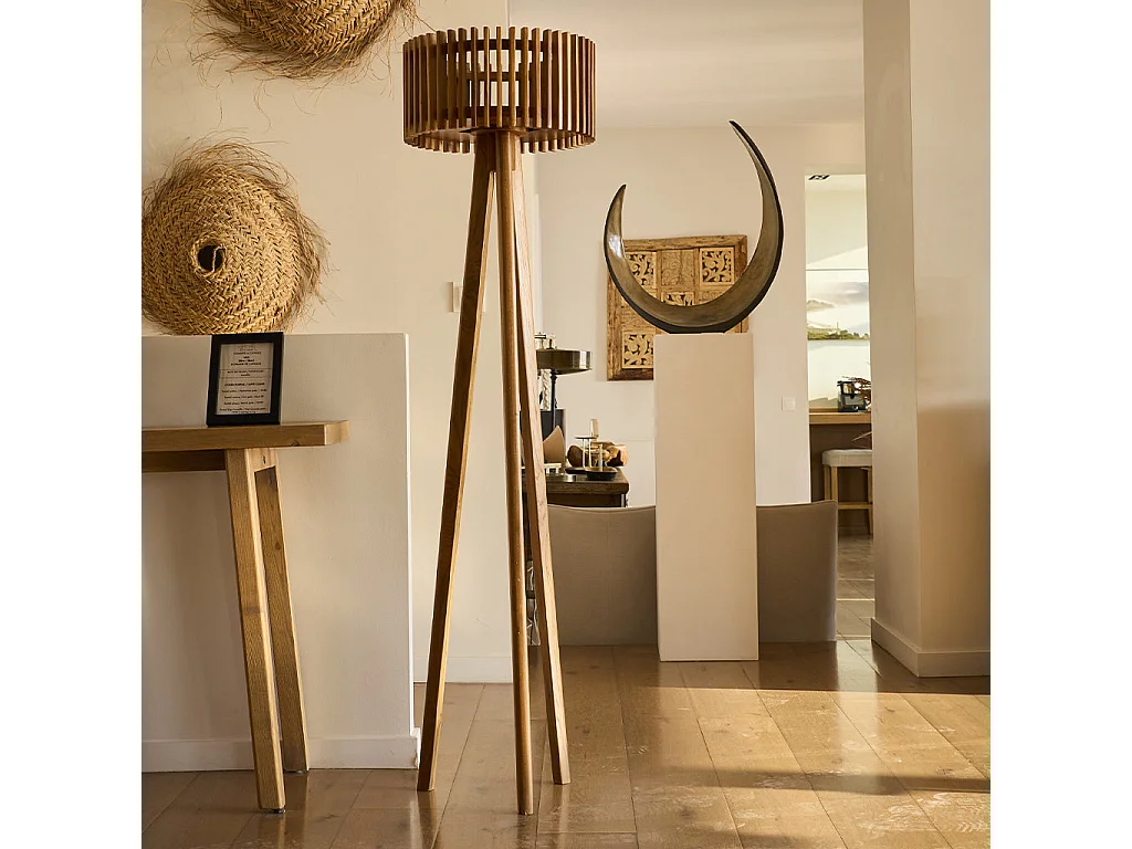 Lampadaire solaire EDEN TALL en bois teck H158cm