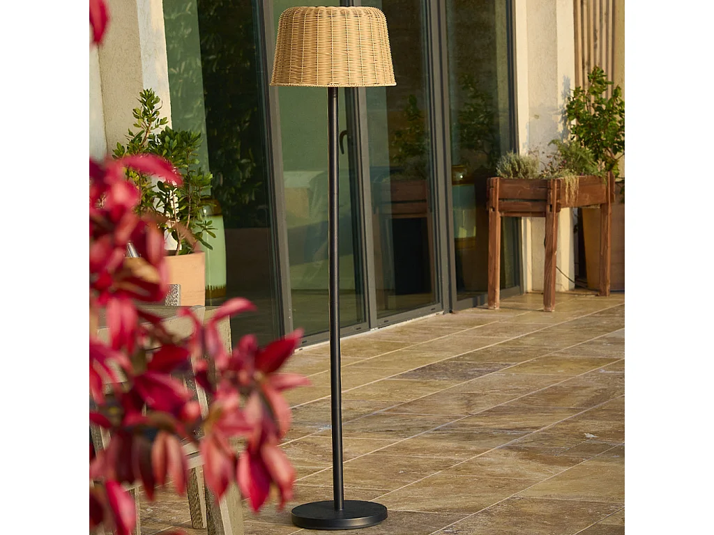 Lampadaire solaire MATEO en polyrotin H160cm