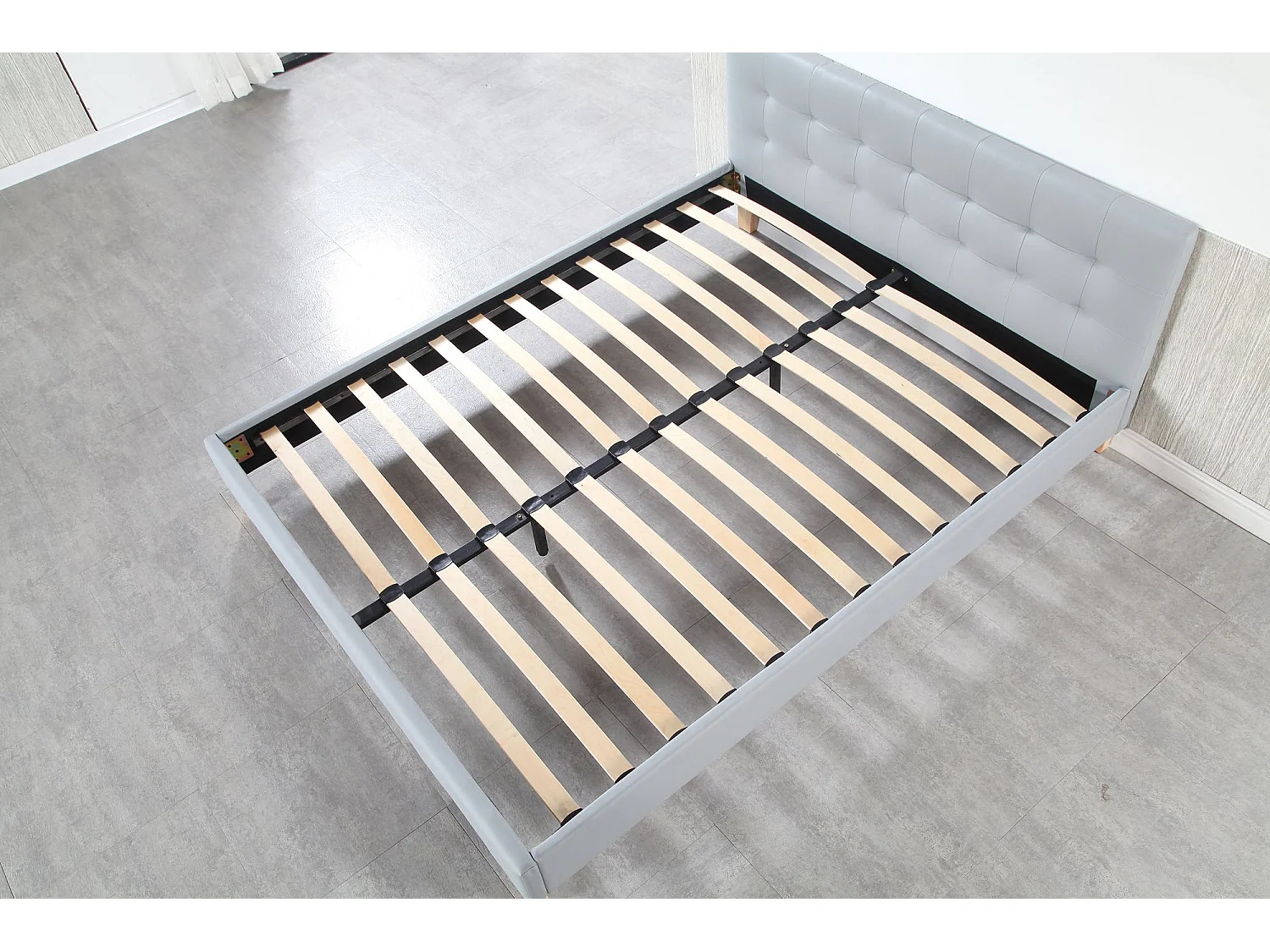 Lit 120x190 Confortable avec Sommier et Tête de Lit Capitonnée - Couleur GRIS - 13 Lattes - Revêtement PVC Simili - Montage Rapide et Facile - LIT FREDERIC GRIS