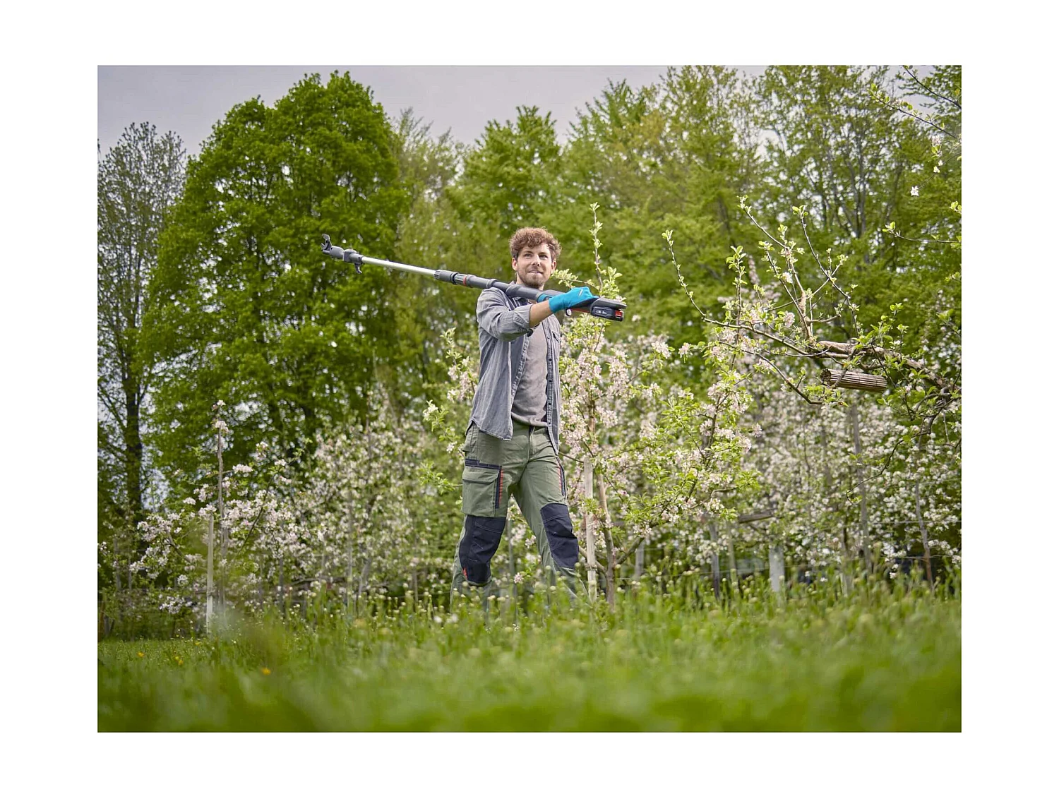 Sécateur d'arbres télescopique sans fil Gardena HighCut 360/18V P4A solo