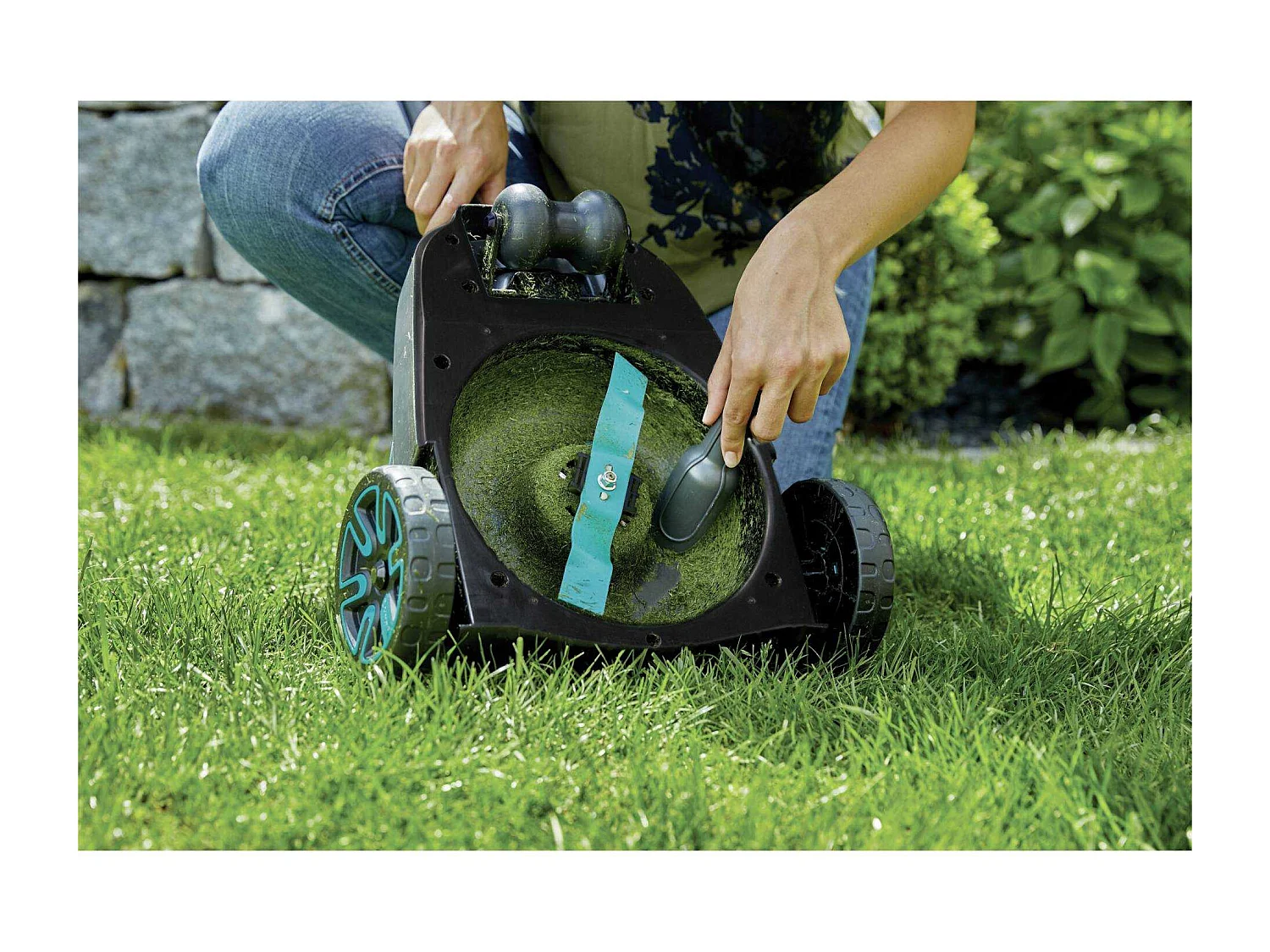 Gardena HandyMower 22/18V P4A solo - Tondeuse à gazon - sans fil - 18 V - sans batterie - 22 cm