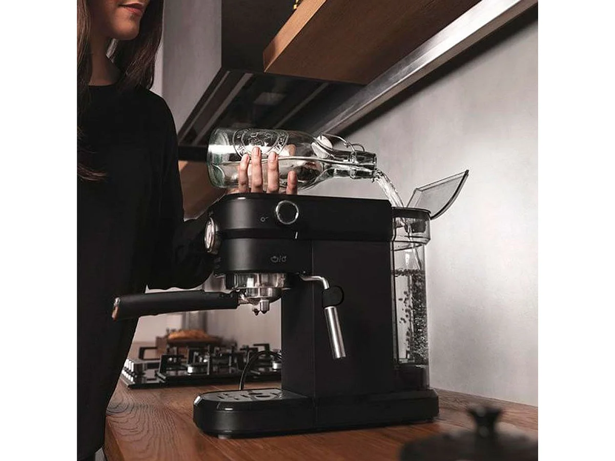 Cafetera express Cecotec Cafelizzia 790 Black Pro 1350W 20 bares negro