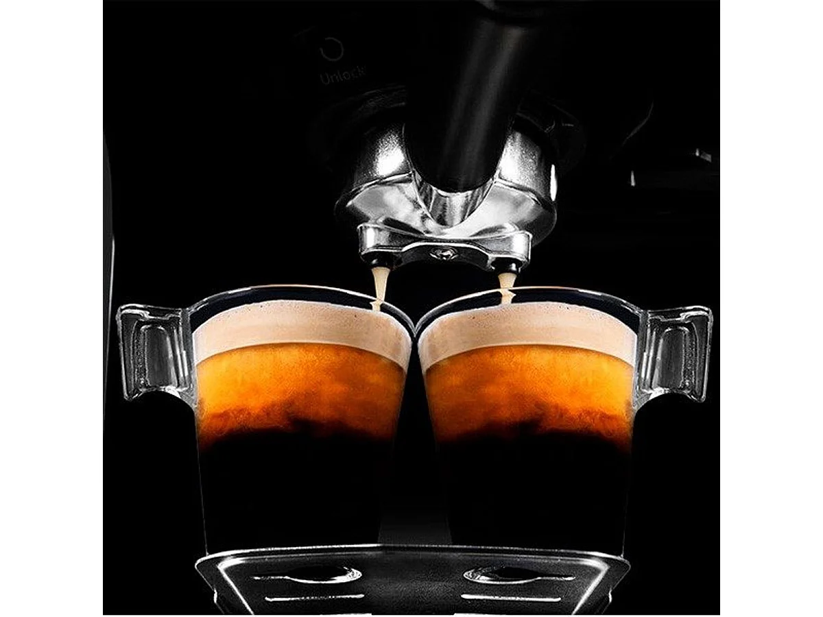 Cafetera Cecotec Power Instant-ccino 20 con depósito de leche