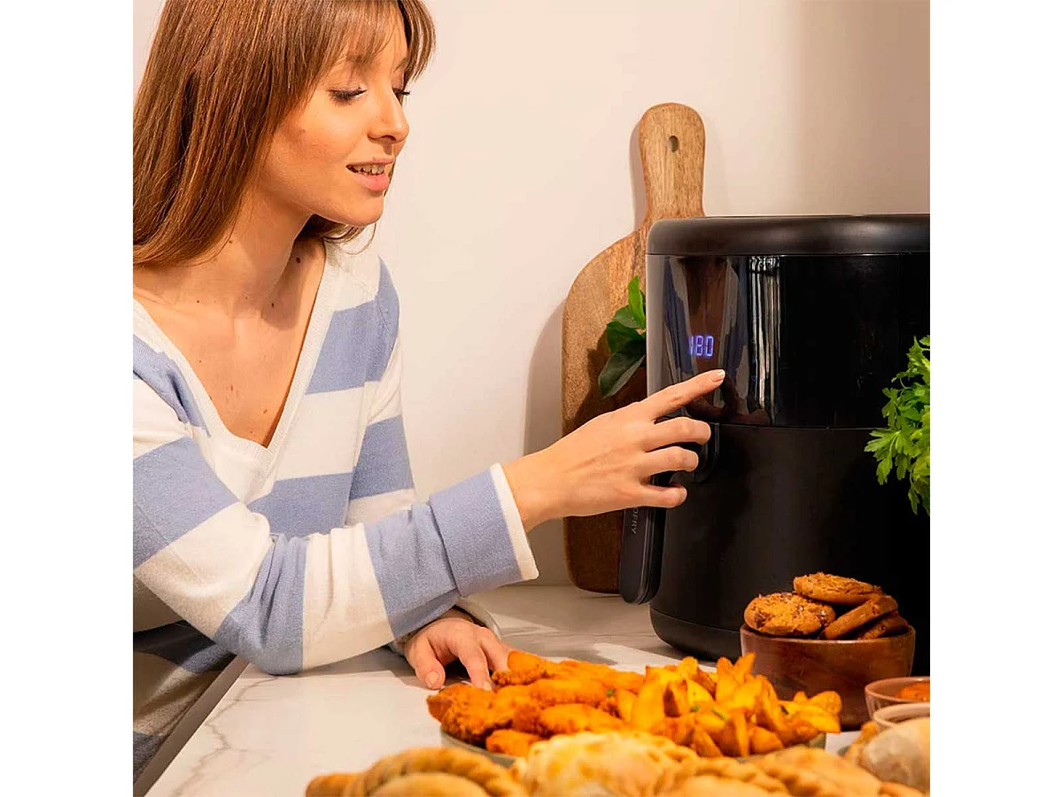 Freidora de aire Cecotec Cecofry Bombastik 6000 1700W 6L 12 modos de cocinado negro