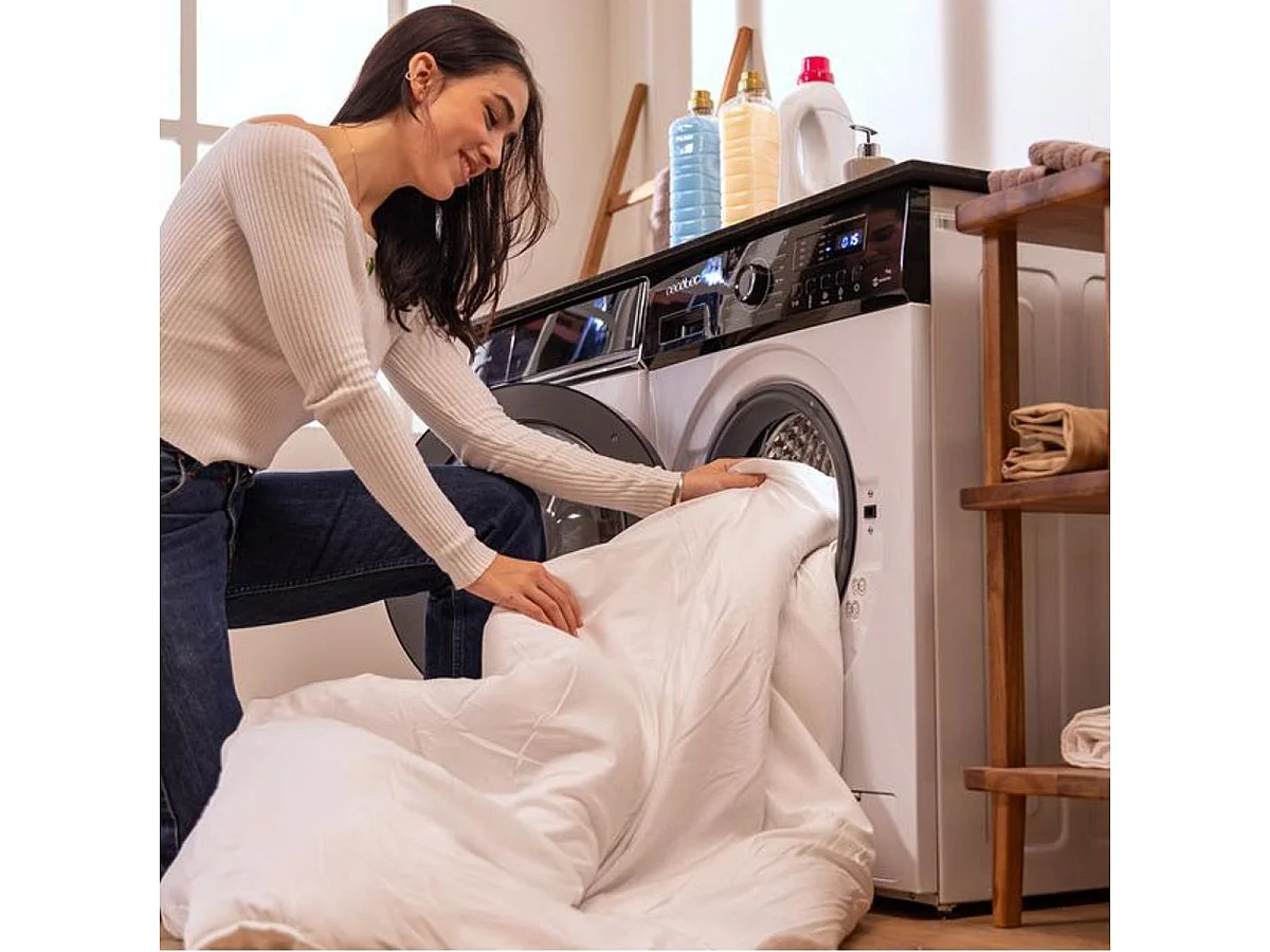 Lavadora carga frontal  Cecotec Bolero DressCode 7150 7kg 1400 rpm 12 programas A blanco/negro 59,5 cm