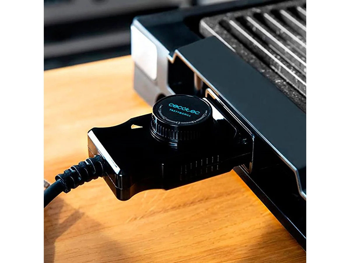 Plancha eléctrica Cecotec Tasty&Grill 2000 Inox LineStone 2000W negro/inox