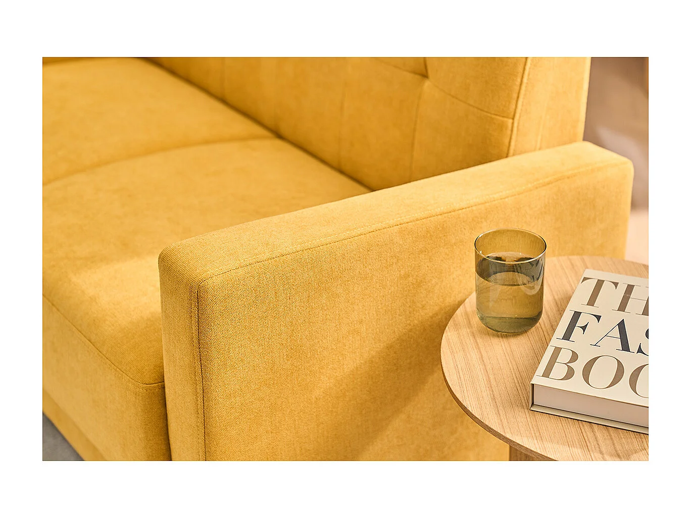 Sofá 2 plazas de estilo nórdico amarillo mostaza con efecto aterciopelado MOON
