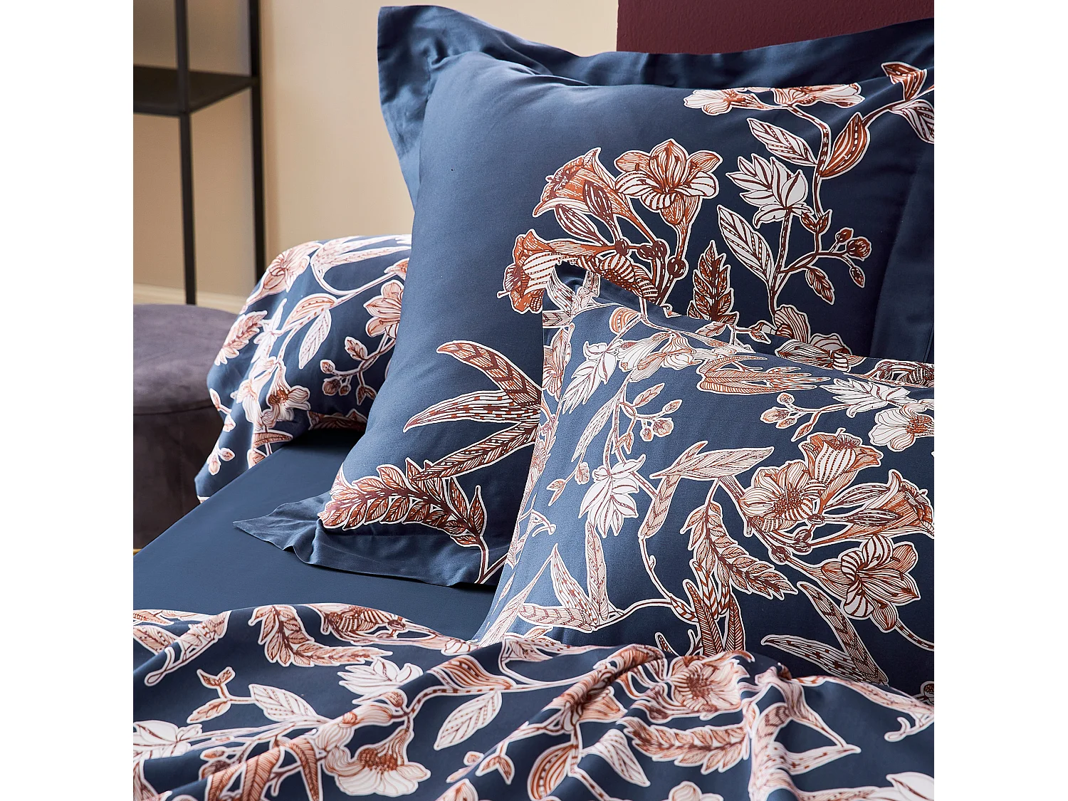 Taie de traversin 140x43 cm satin de coton BOTANIC bleu Nuit