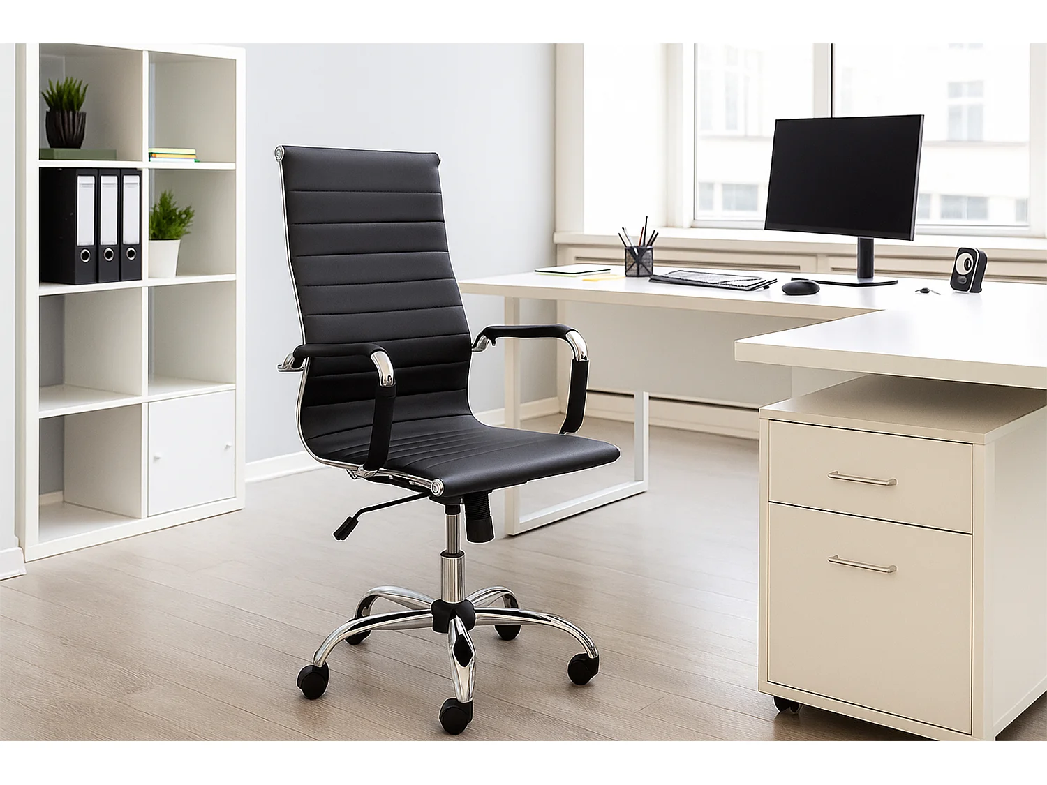 Sedia da ufficio in ecopelle nera - Torino