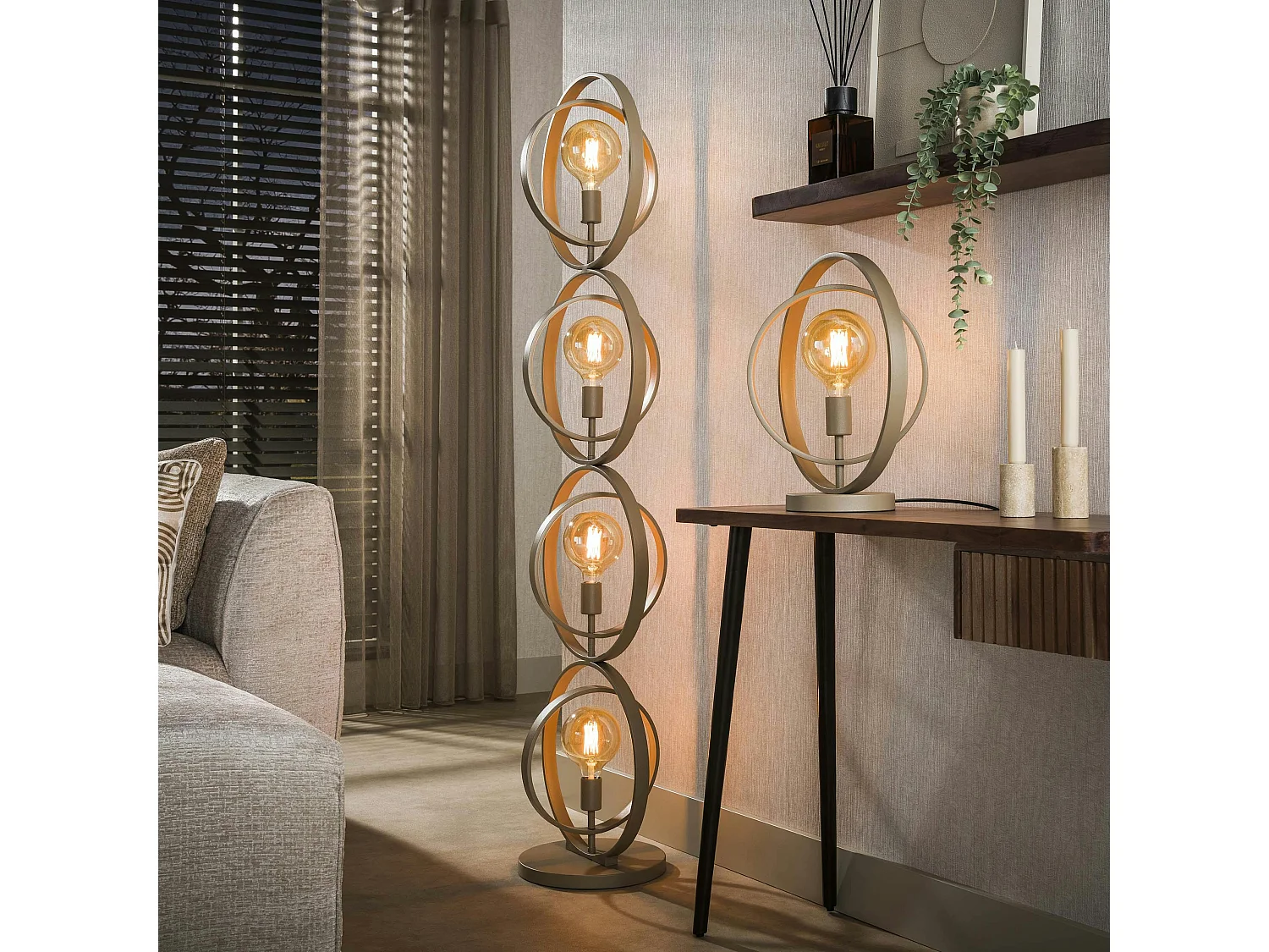 Lampadaire moderne beige 4 anneaux pivotants TRIBECA