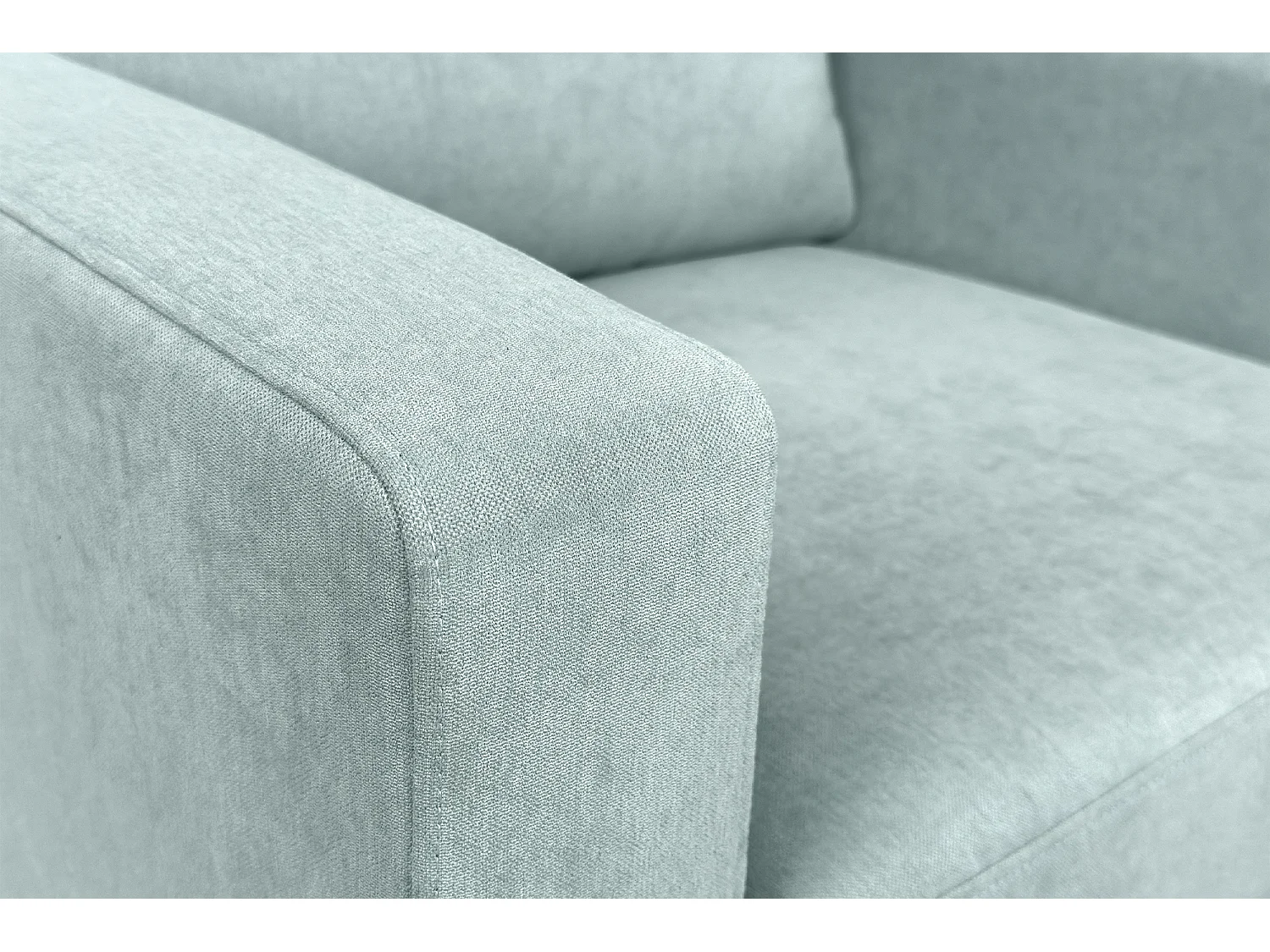 Poltrona moderna con piedi in legno – Chloe