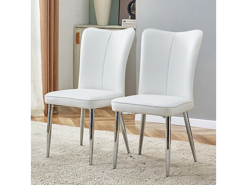 Set van 2 witte stoelen van kunstleer met zilverkleurige metalen poten.