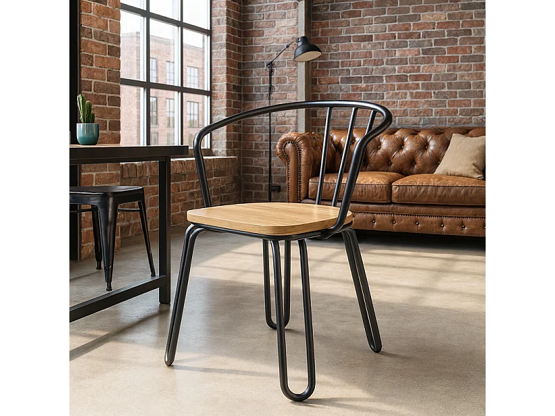 Chaise en métal noir mat, bois clair – pieds épingle et dossier ajouré - Style industriel