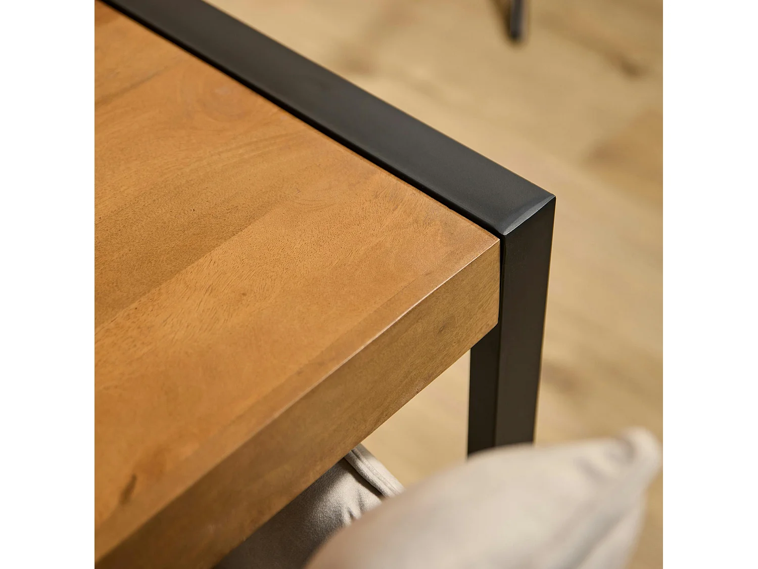 Table à manger bois métal 140 cm MILORA