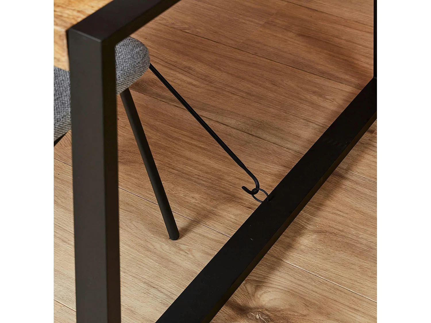Table à manger bois métal 140 cm MILORA