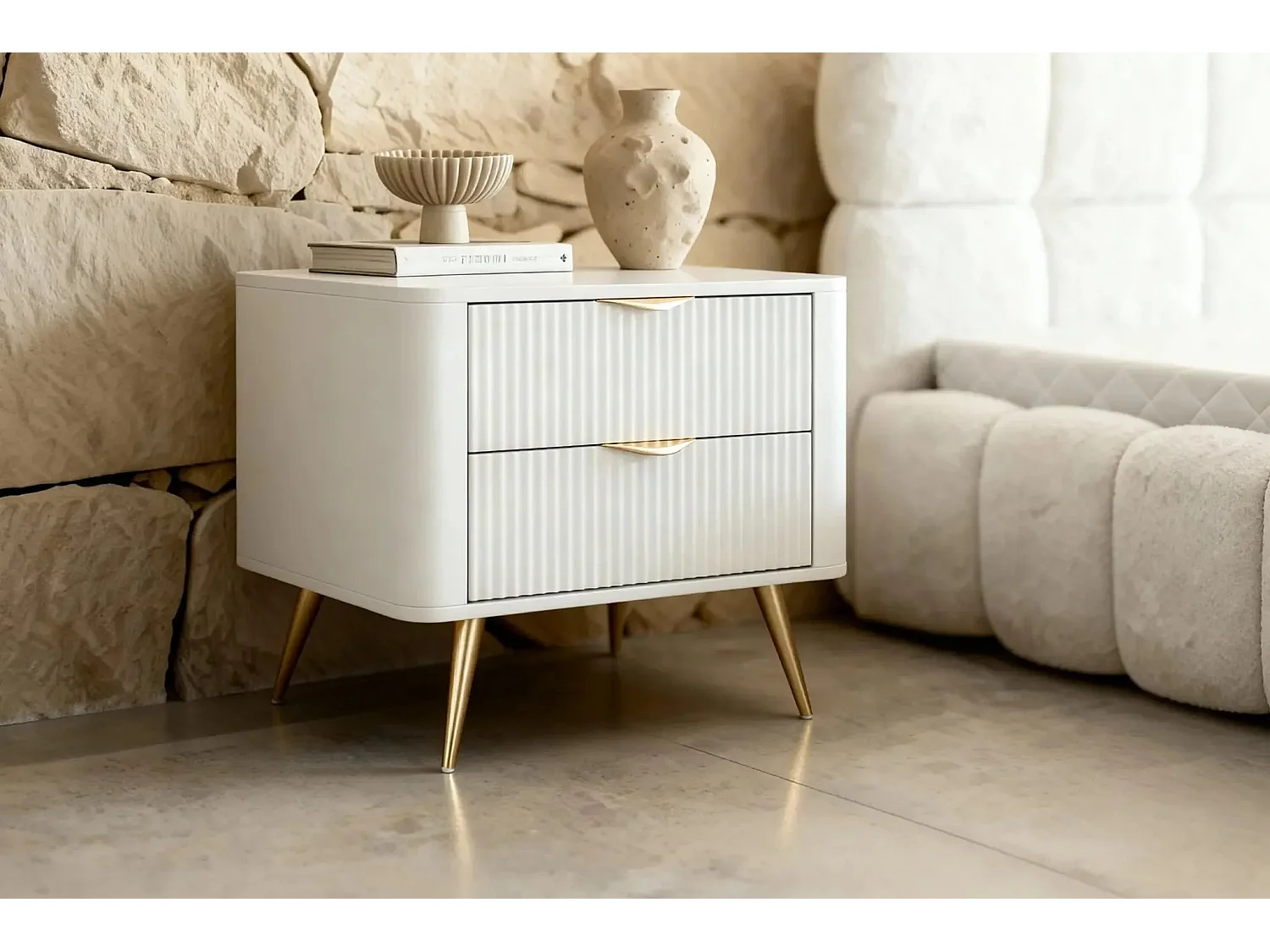 JOUDY - Table de chevet 63cm effet rainuré - Blanc