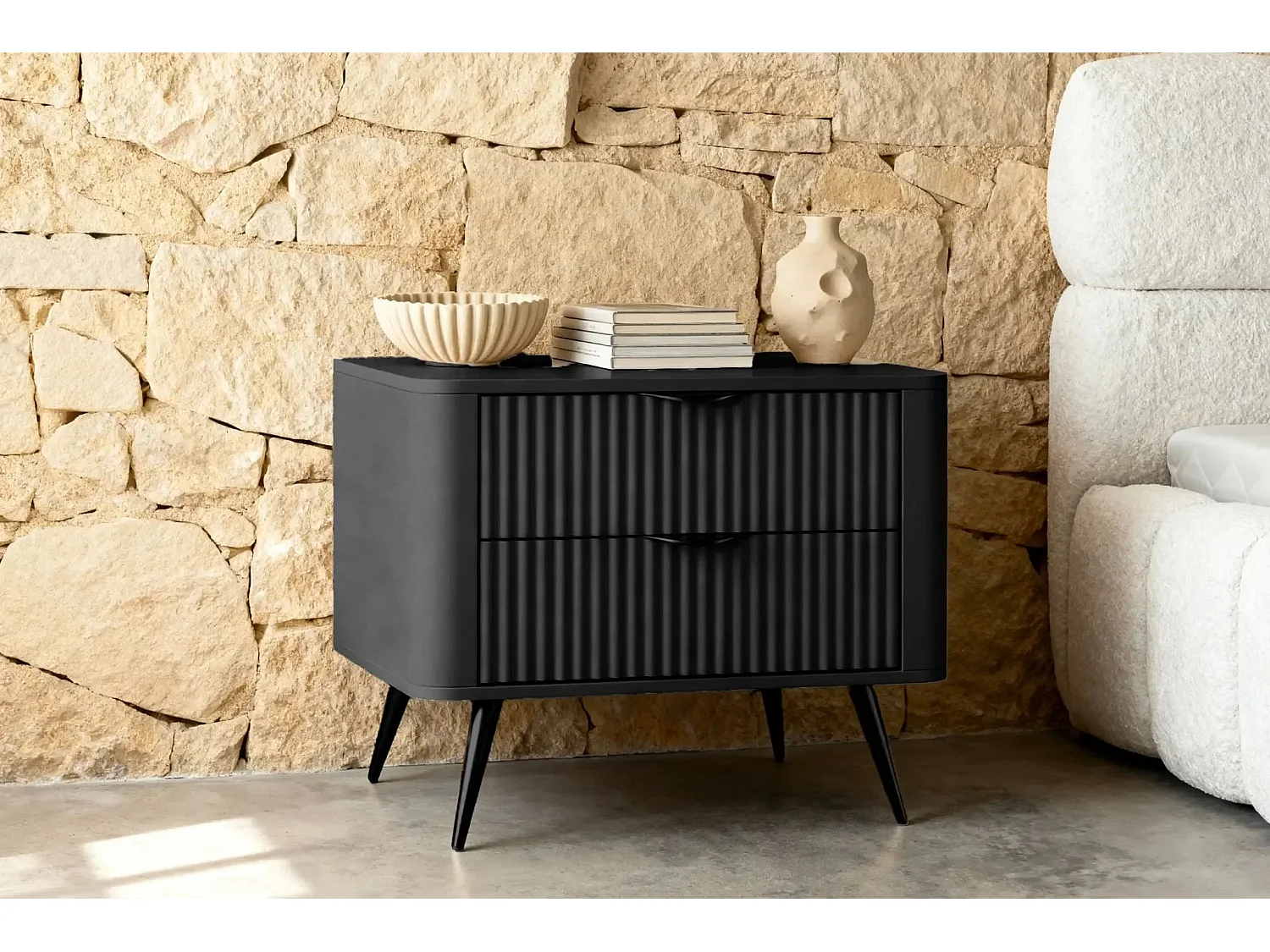 JOUDY - Table de chevet 63cm effet rainuré - Noir