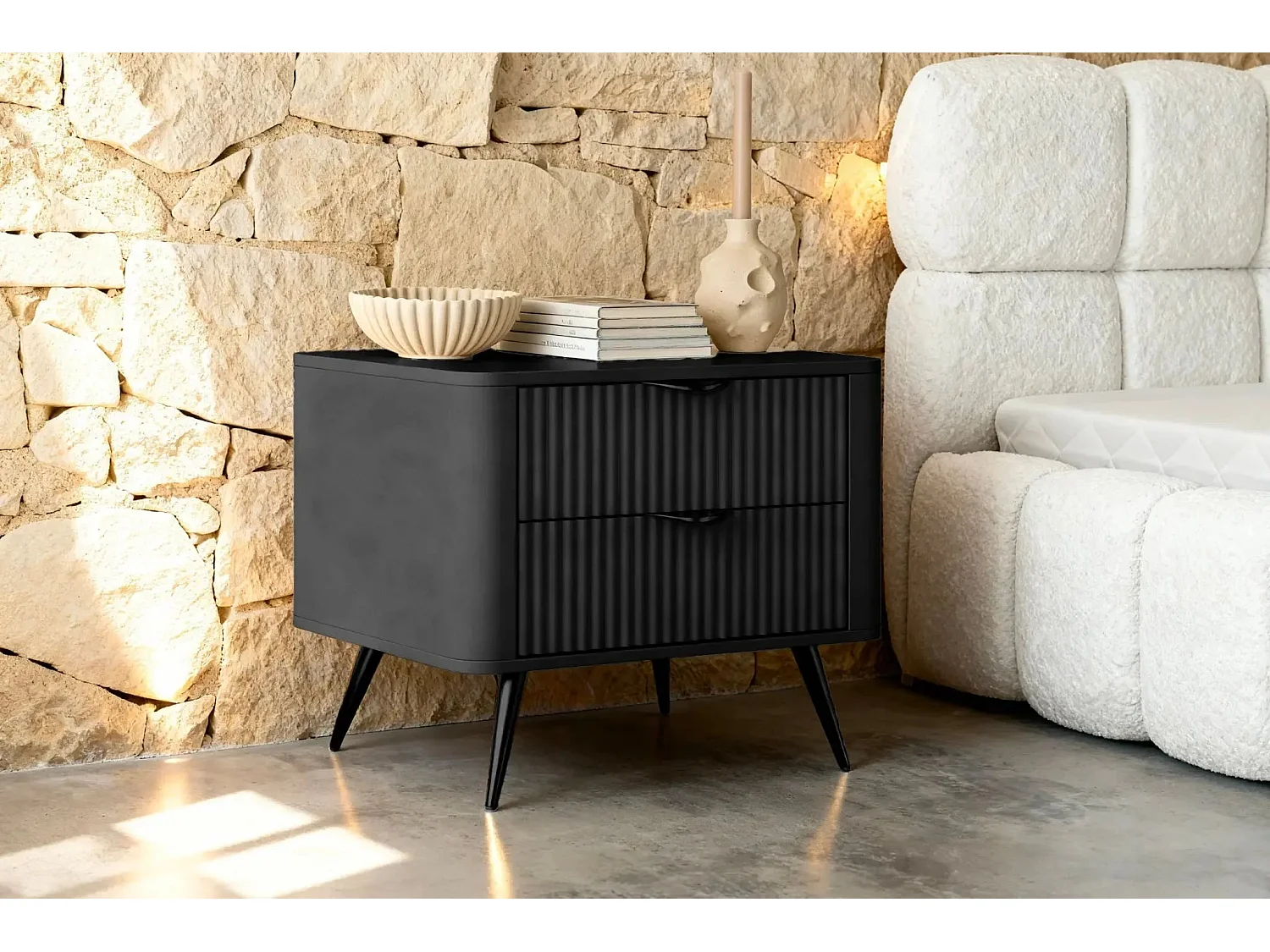 JOUDY - Table de chevet 63cm effet rainuré - Noir