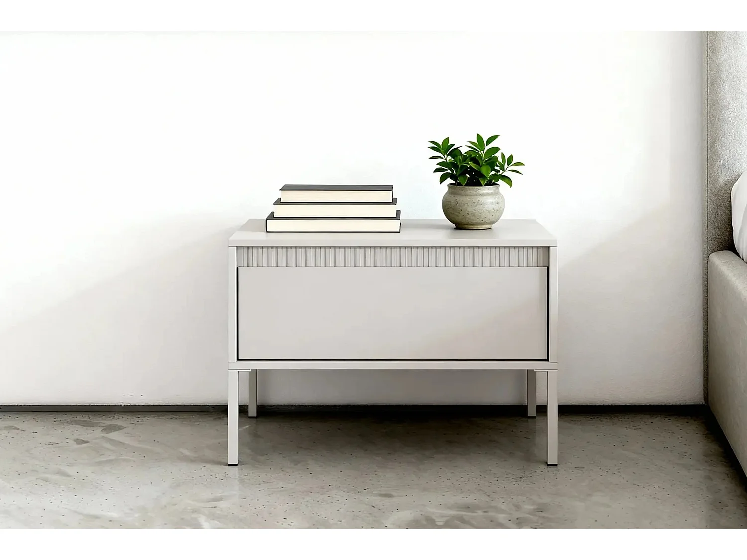 ALINA - Table de chevet 68cm pieds en métal - Beige