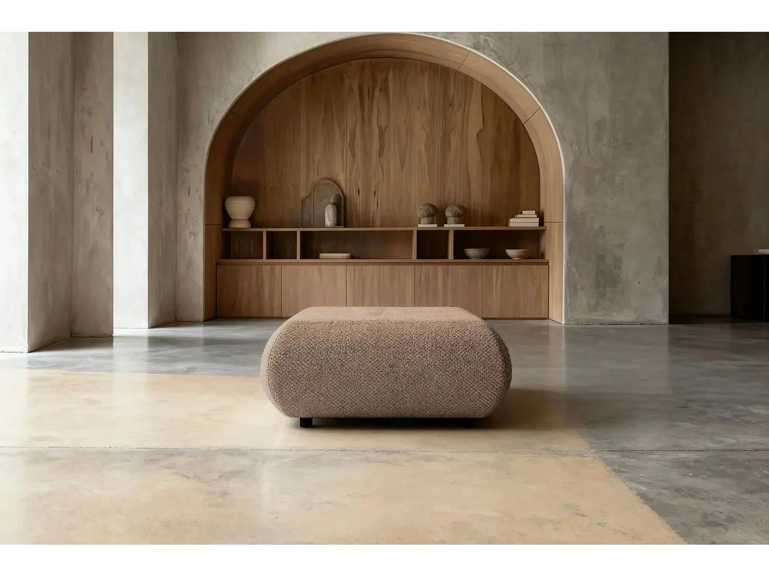 LEVI - Pouf en tissu lisse Café 88x88x41