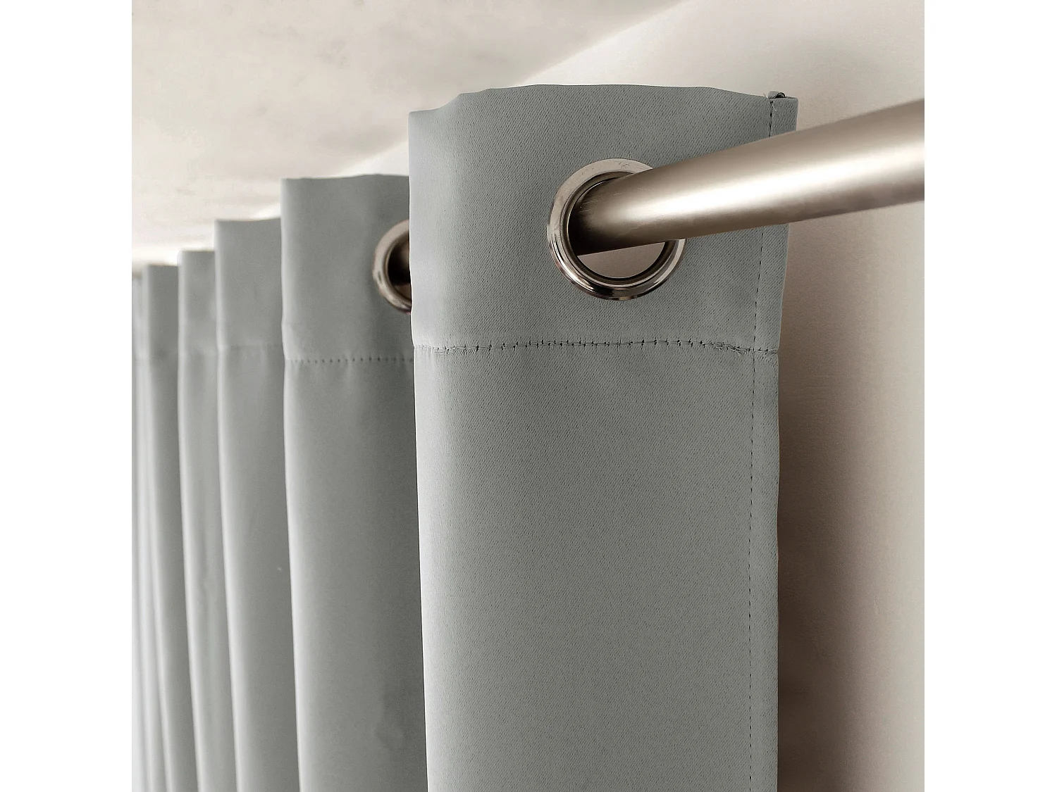 Rideau Anti-Feu Occultant avec Œillets, Gris Clair, Catégorie Ignifugé M1, Collection Flamme
