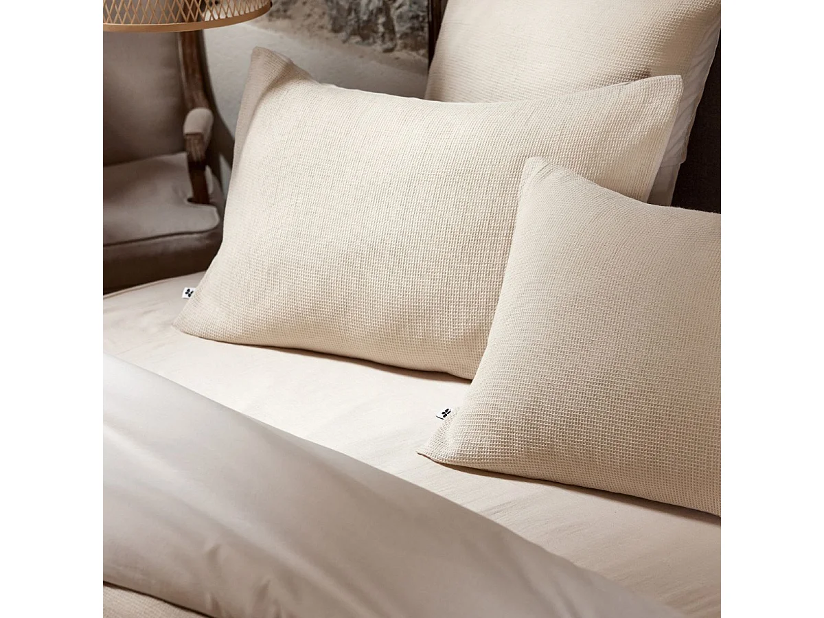 Taie d'oreiller 50x70cm en coton nid d'abeille coloris Pampa - ALMARA