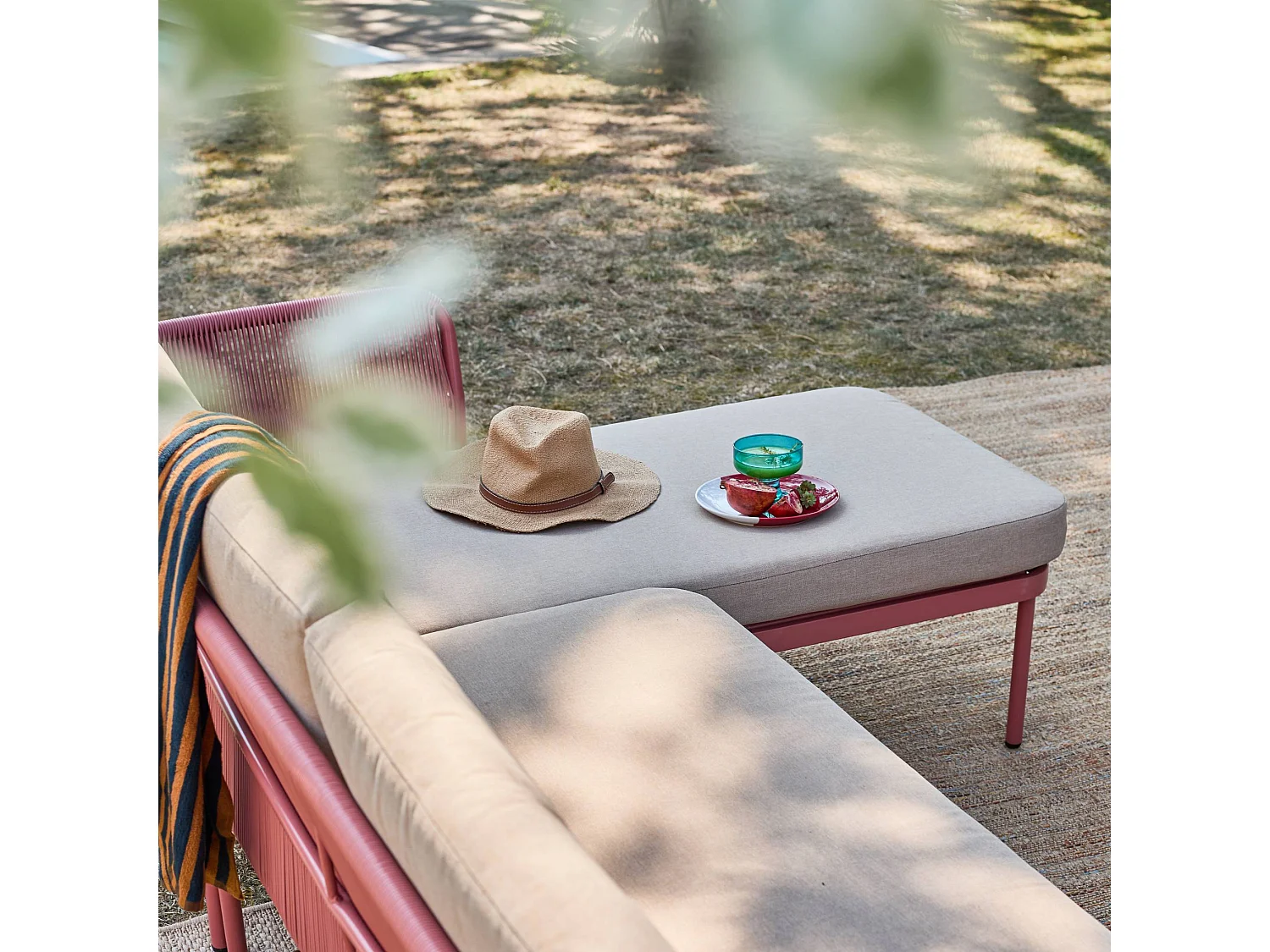 Salotto da giardino angolare in acciaio e corde, 4 posti, beige