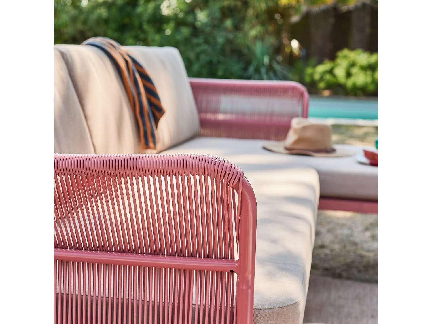 Salotto da giardino angolare in acciaio e corde, 4 posti, beige