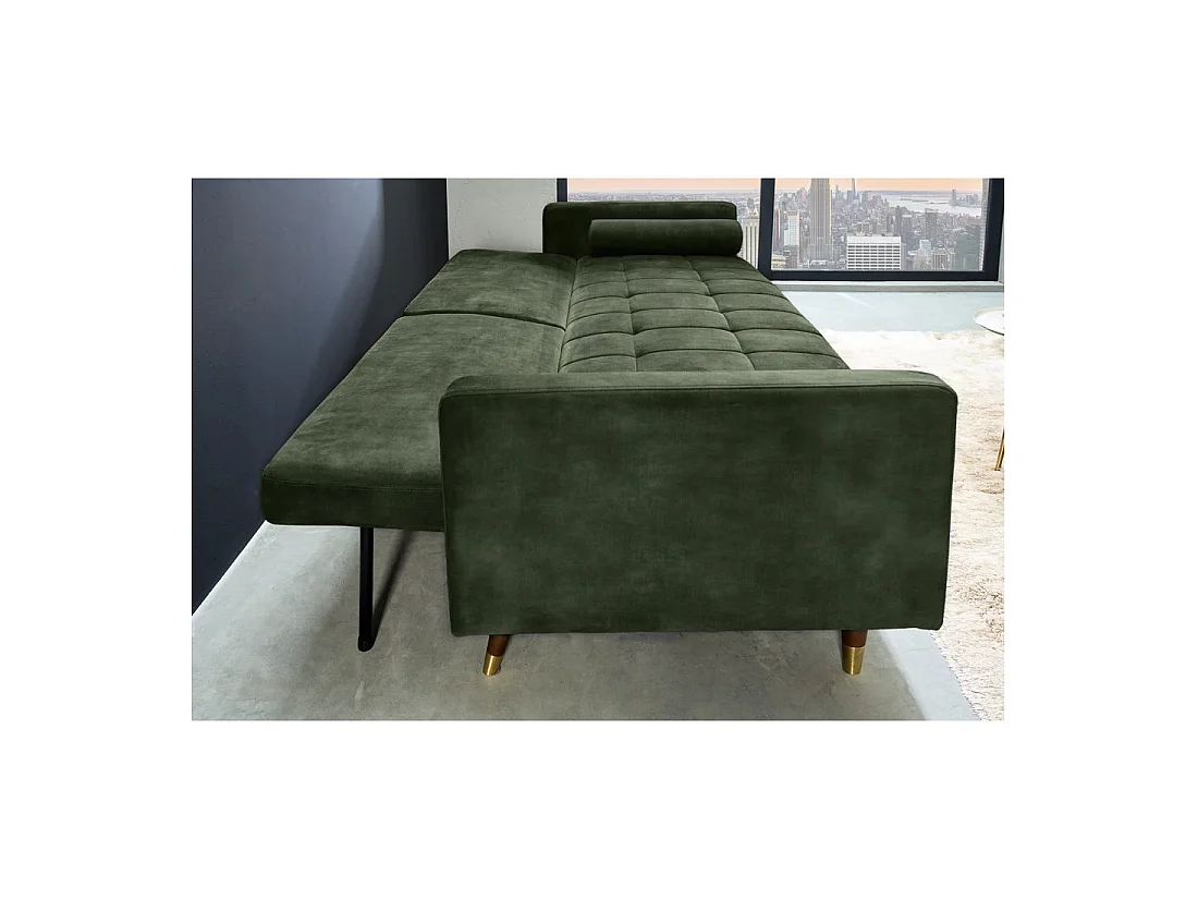 Geradliniges Sofa ATELIA in dunkelgrün, umwandelbar – Design-Schlafsofa aus Samt mit Massivholzgestell