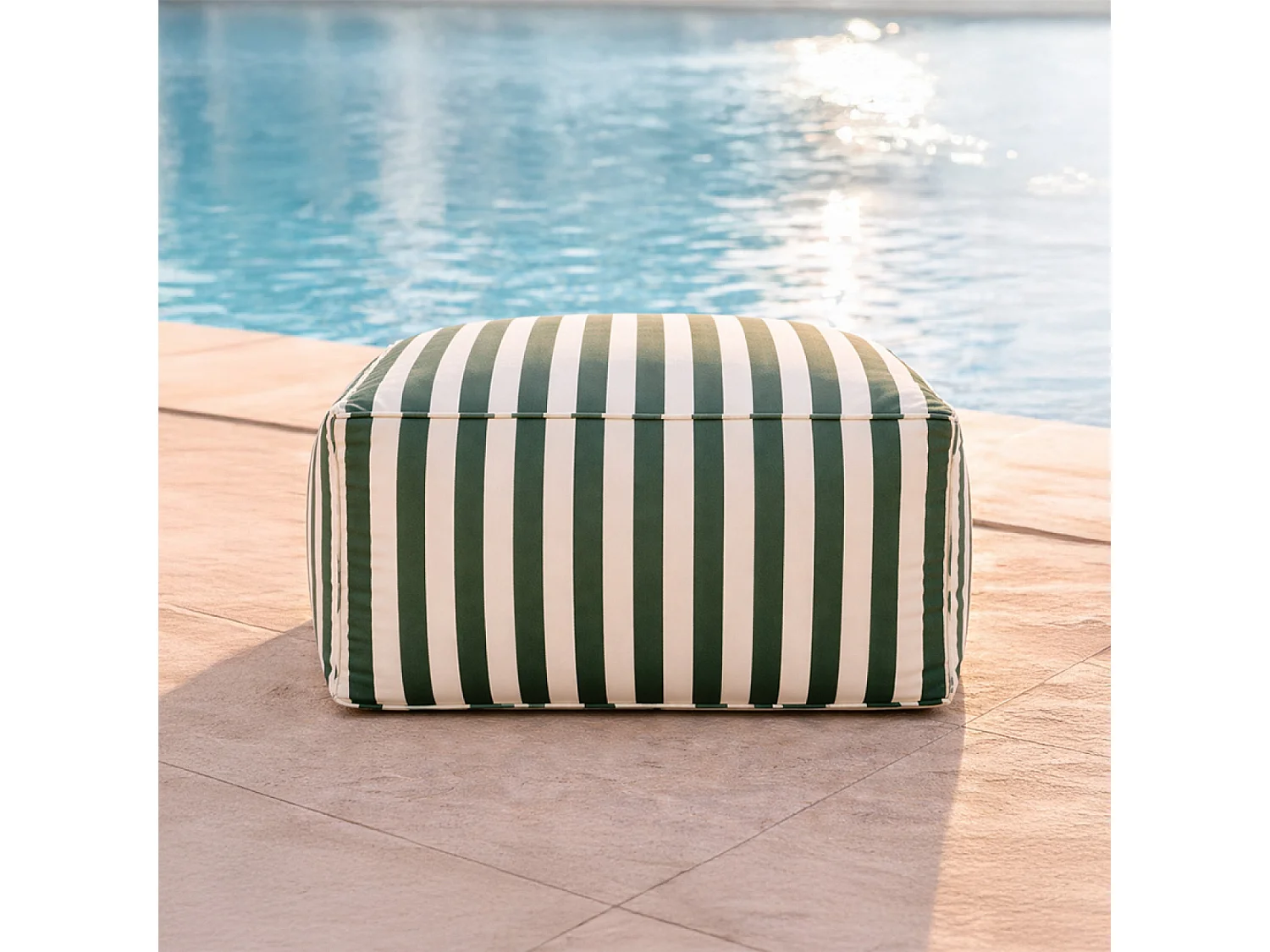 Pouf exterieur rayé vert déperlant 55x65x35 cm POSITANO