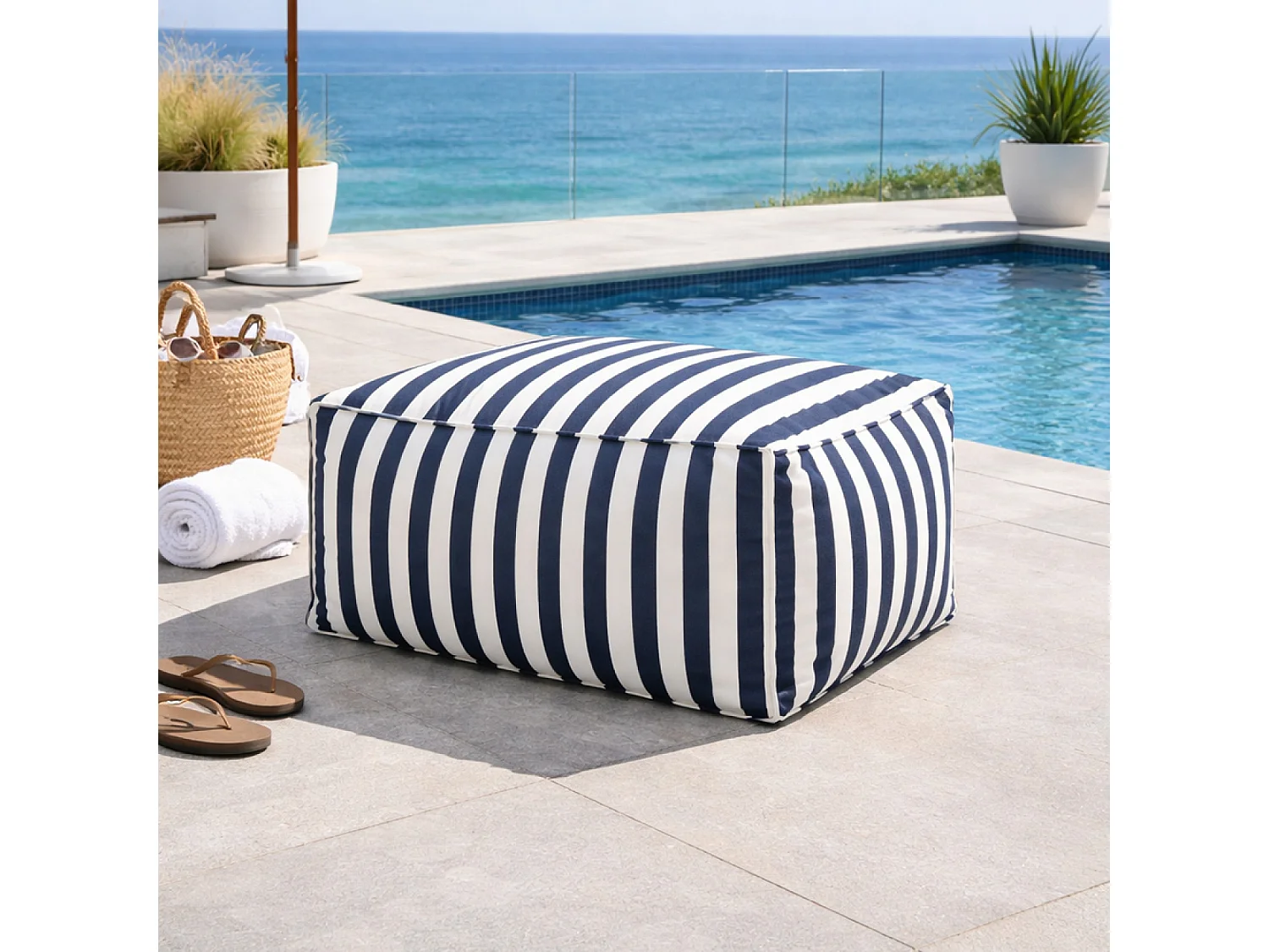 Pouf exterieur rayé bleu déperlant 55x65x35 cm POSITANO