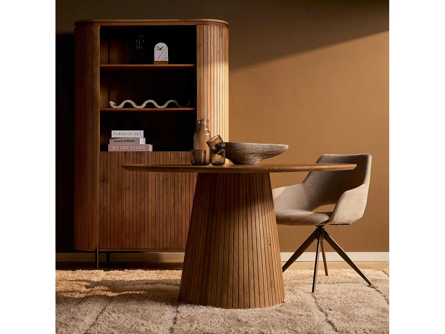 Table ronde bois à pied rainuré Ø130 cm CALERO