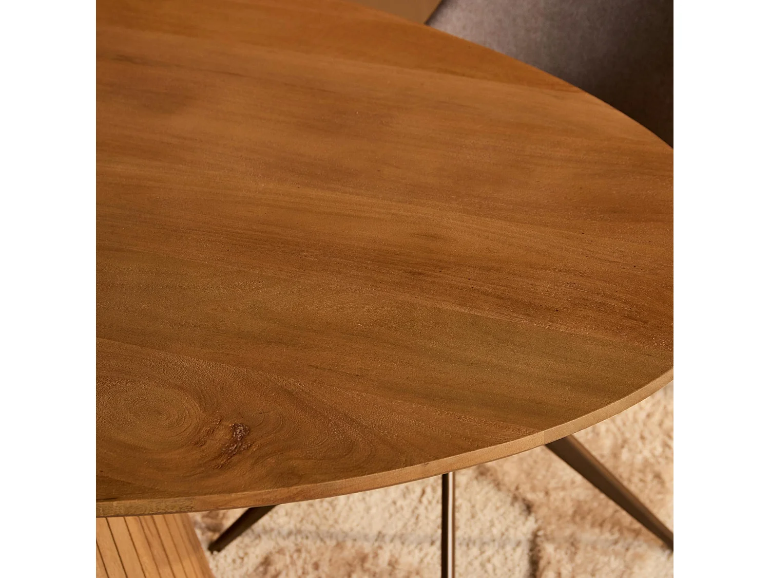 Table ovale bois à pied rainuré 210 cm CALERO