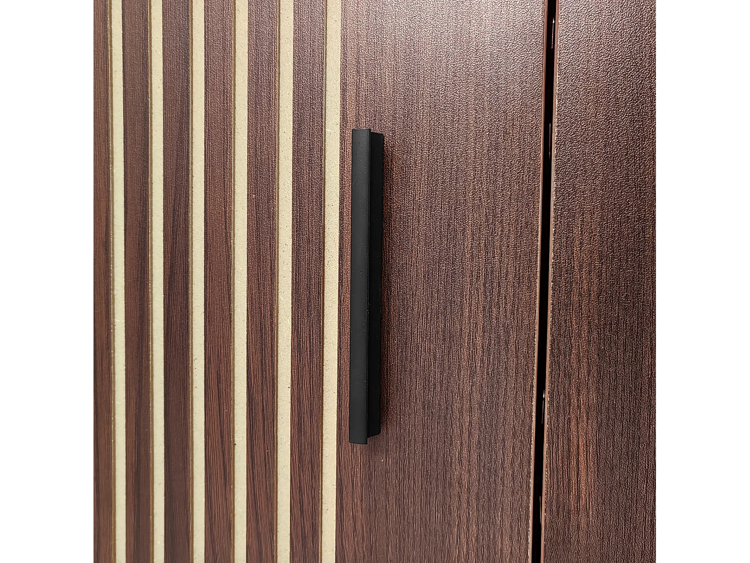 Mueble de TV de 200 cm, moderno mueble de TV con iluminación LED, 3 puertas a rayas y 1 puerta de cristal, estructura de metal.