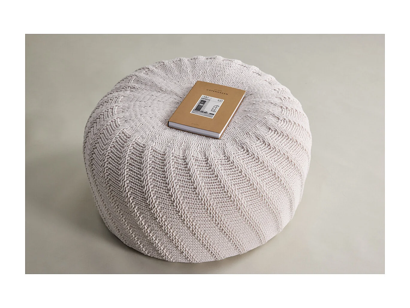 Pouf Effet Crochet "Ted" 60cm Blanc Cassé