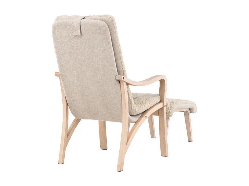 Fårö Sessel mit Fußhocker braun.