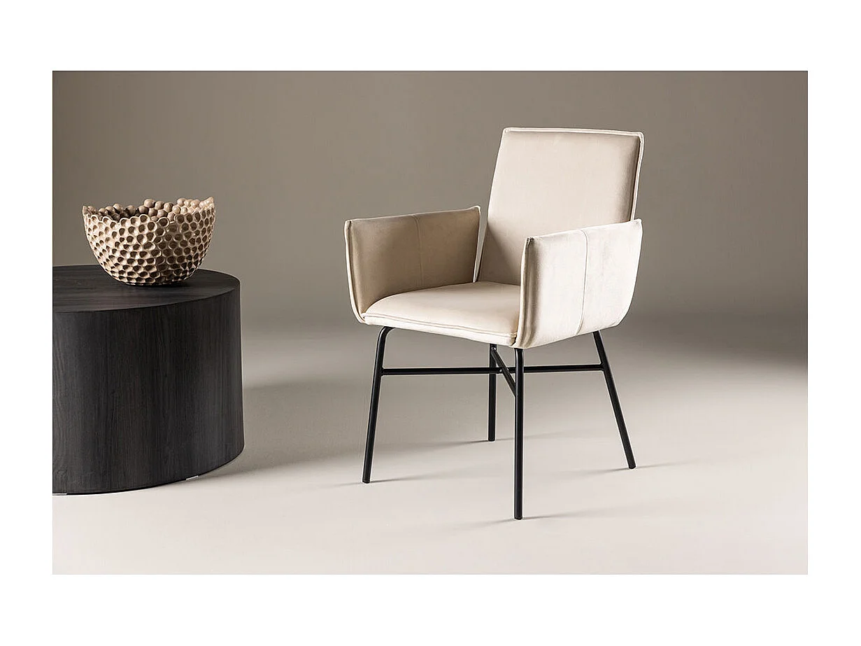 Petra Esszimmerstuhl mit Armlehnen Velours beige.