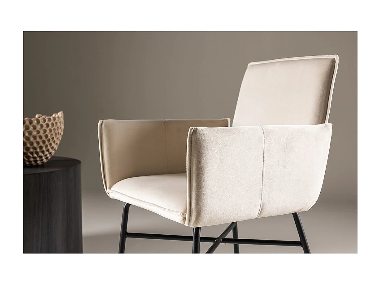 Petra Esszimmerstuhl mit Armlehnen Velours beige.