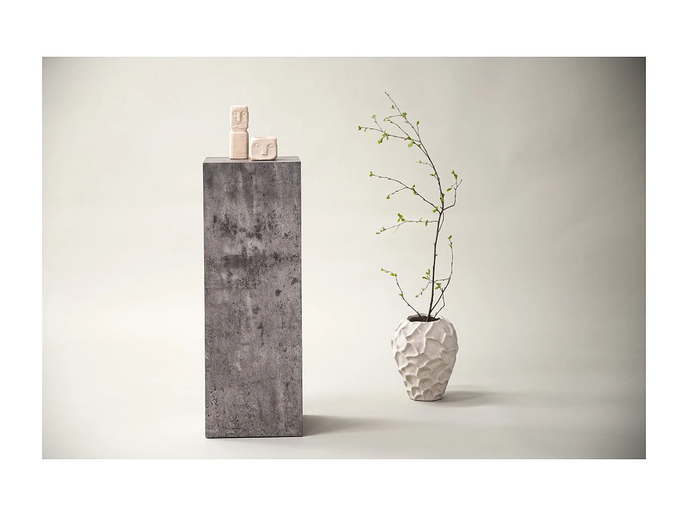 Ramsvik salontafel , voetstuk, bijzettafel grijs.