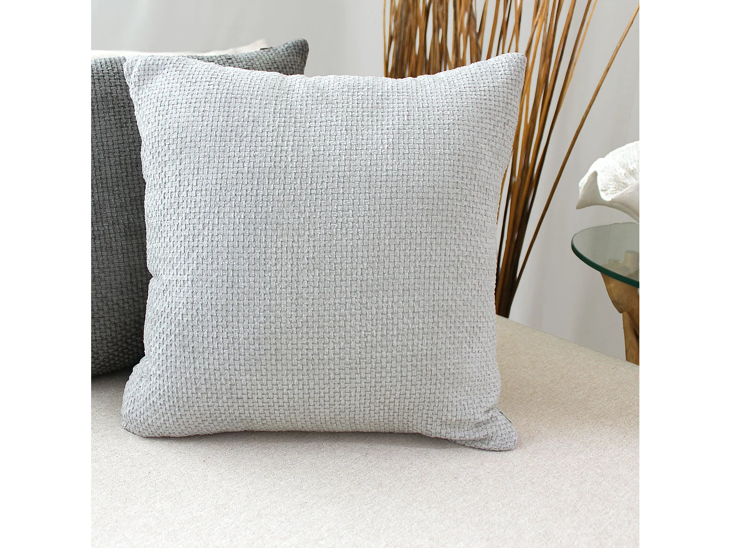 2 Coussins Velours Chenillé, Déhoussable, 40x40cm, 100% polyester, Collection Kamala, CMADECO - Gris
