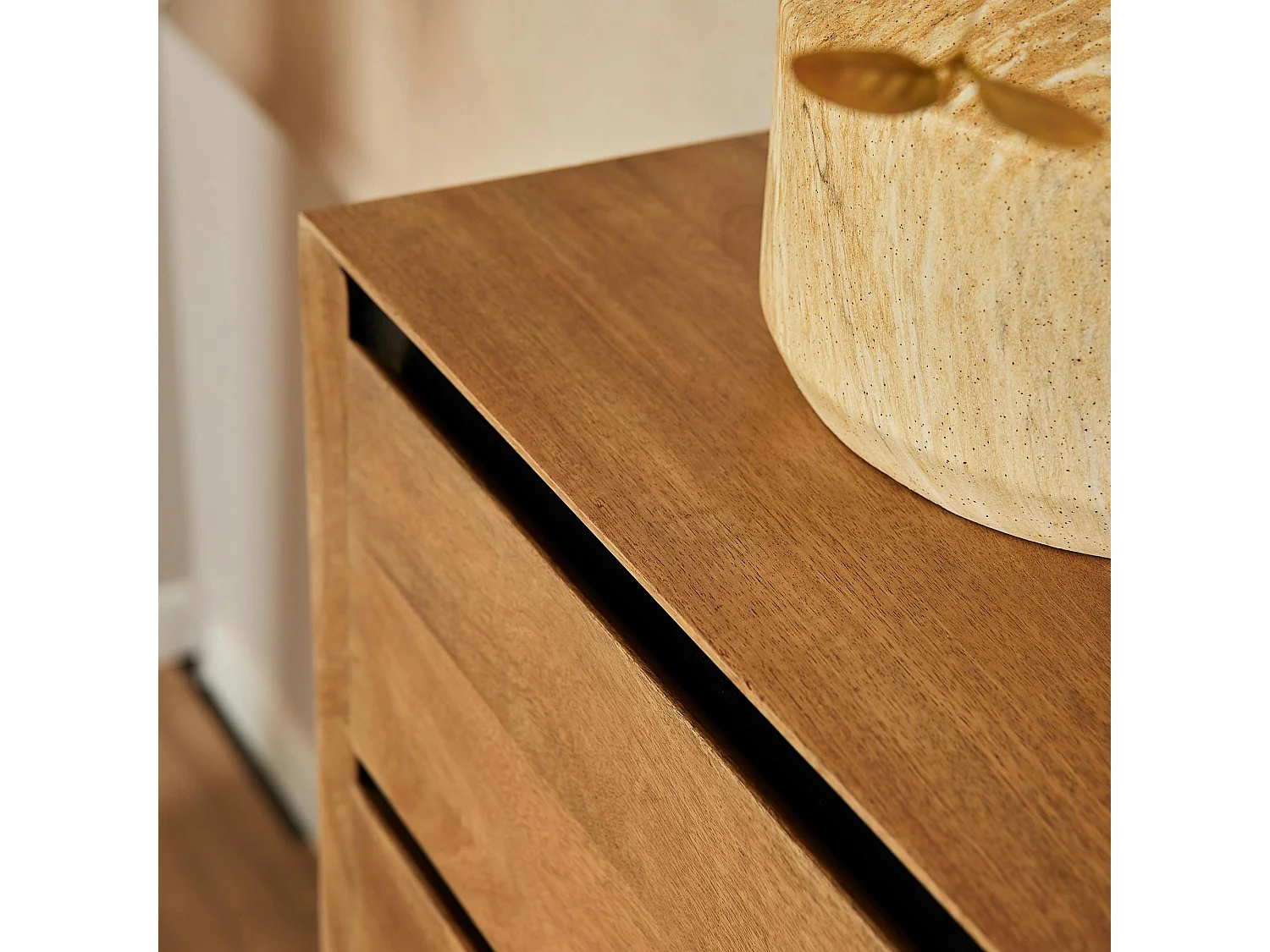 Commode étroite bois cadre noir 5 tiroirs UVEA