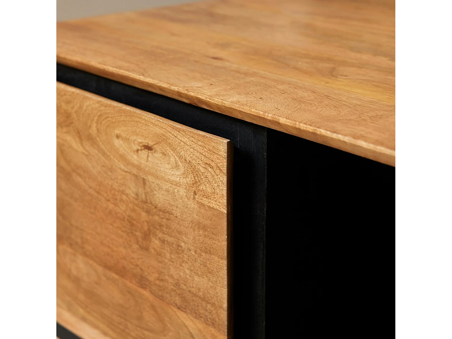 Table basse carrée bois cadre noir UVEA