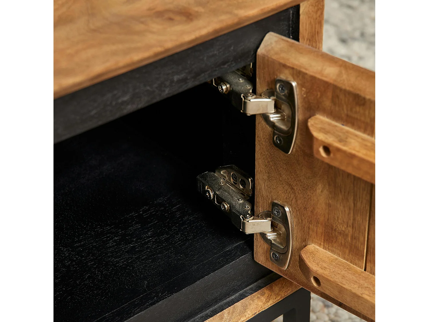 Petite table basse carrée bois cadre noir UVEA