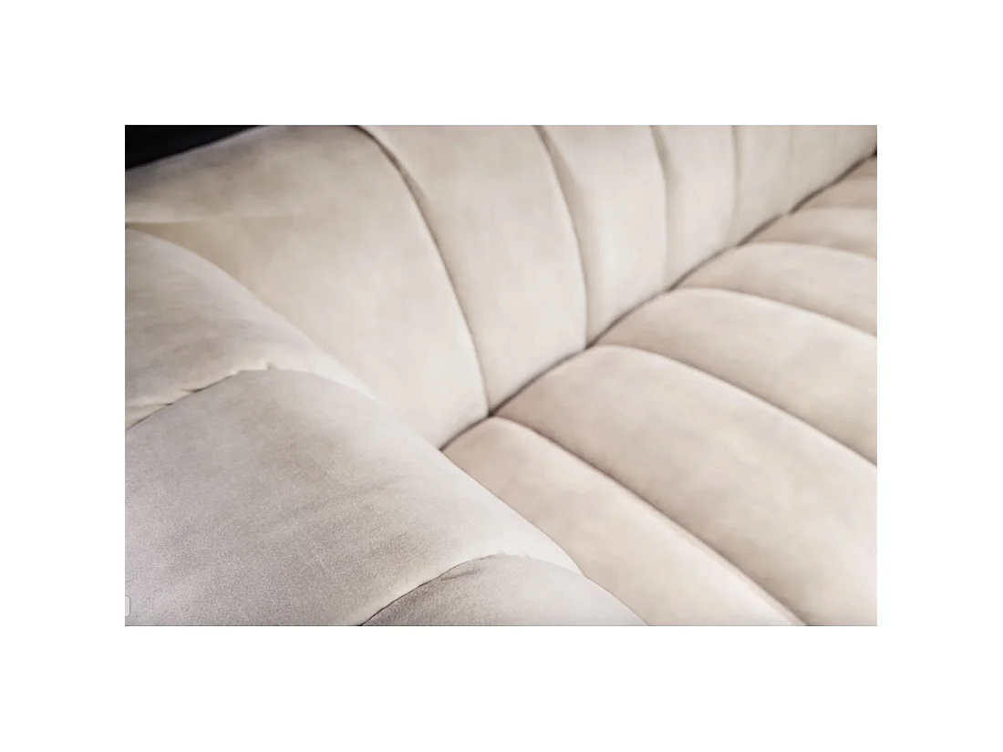 Divano dritto NORA bianco champagne – Divano chic in velluto con piedi in metallo nero
