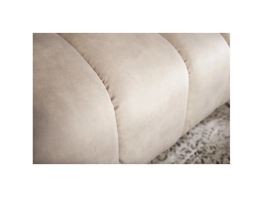 Divano dritto NORA bianco champagne – Divano chic in velluto con piedi in metallo nero