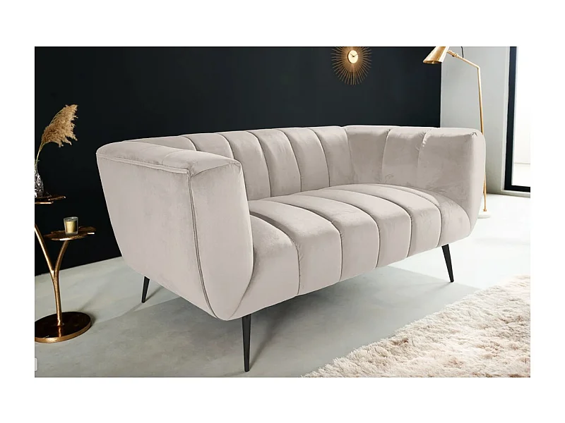 Canapé droit NORA 2 places blanc champagne – Canapé chic en velours avec pieds en métal noir