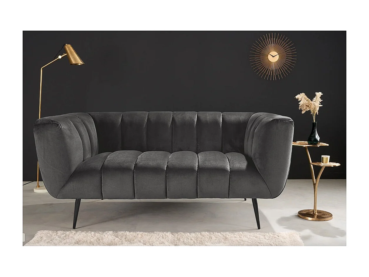 Canapé droit NORA 2 places gris foncé – Canapé chic en velours avec pieds en métal noir