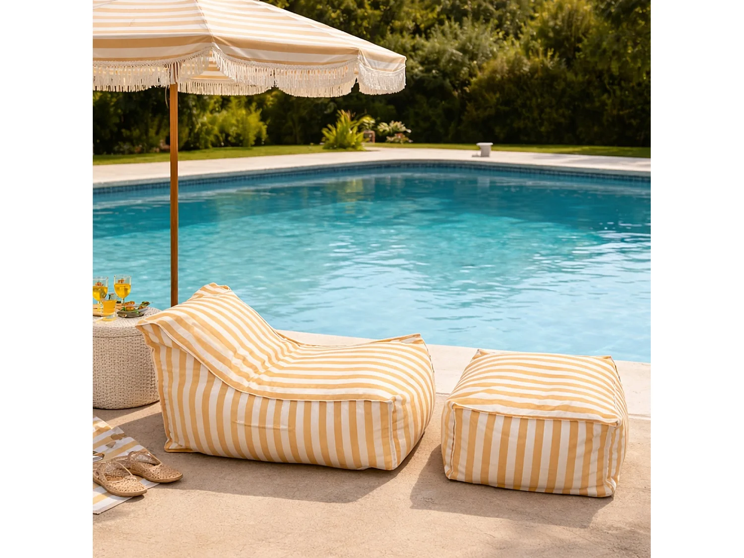 Ensemble de poufs d’extérieur rayés jaune déperlant POSITANO